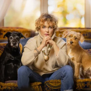 Agnieszka Janarek with two dogs during a Tromplo training session